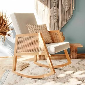 Butaca mecedora Julia con paneles de ratán crema/madera 98x82x65 cm